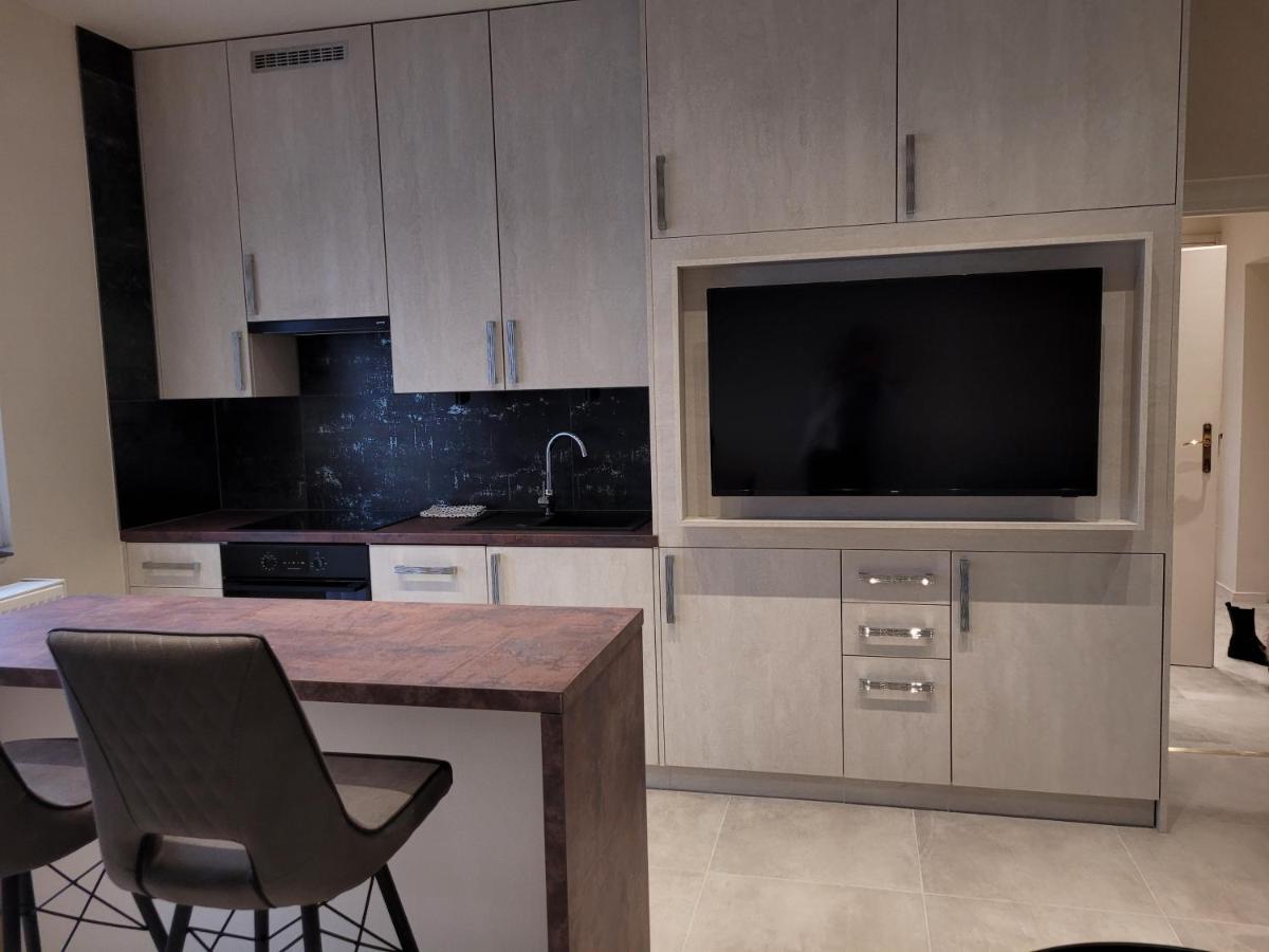 Lara II Apartman Дебрецен Экстерьер фото
